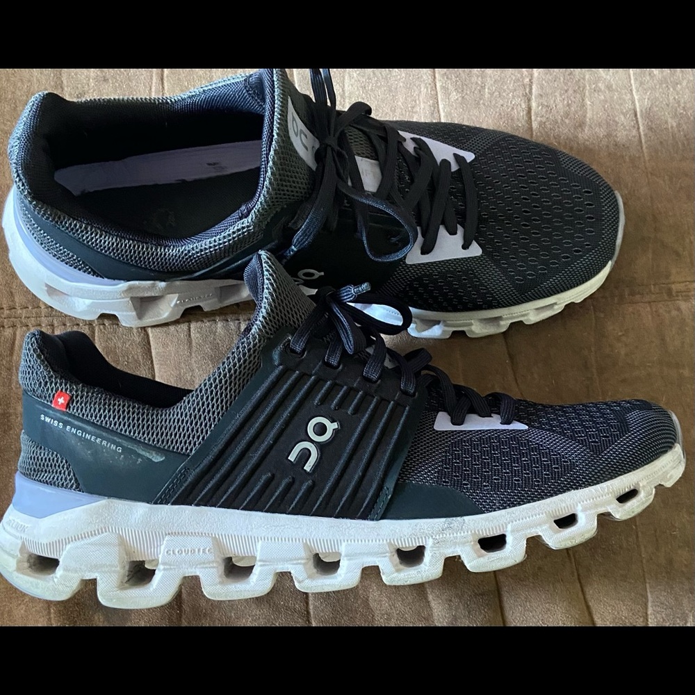 Women’s ON CLOUD Running Tennis Shoes Size 11